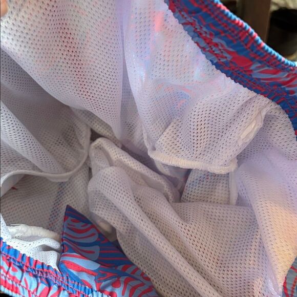 Vineyard Vines Tropical Leaf Fish red blue boy Swim Trunks board shorts large/16 - Picture 10 of 11